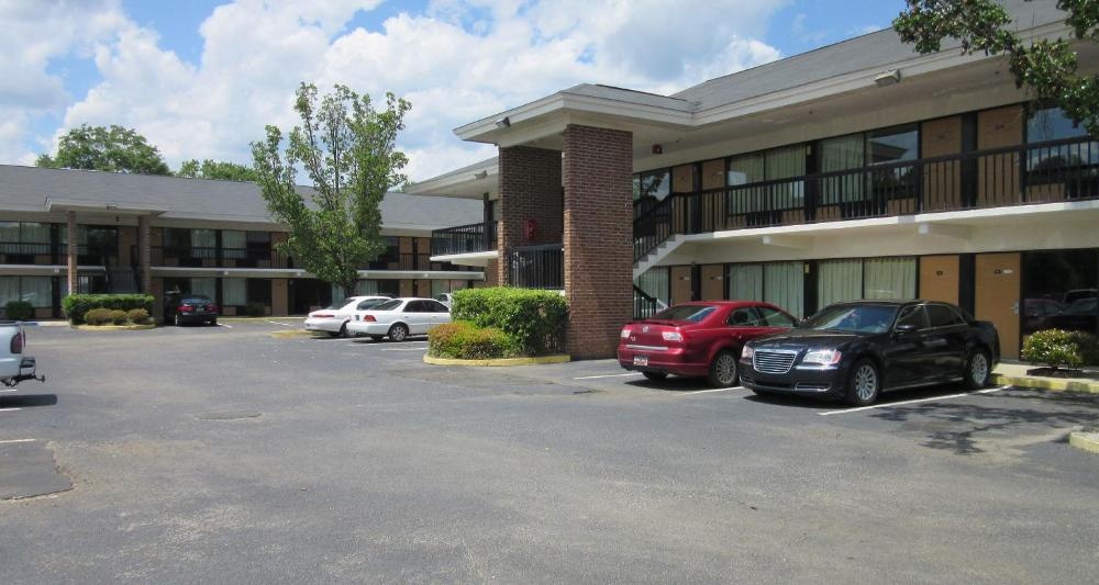 Travel Inn - Lugoff Image 11